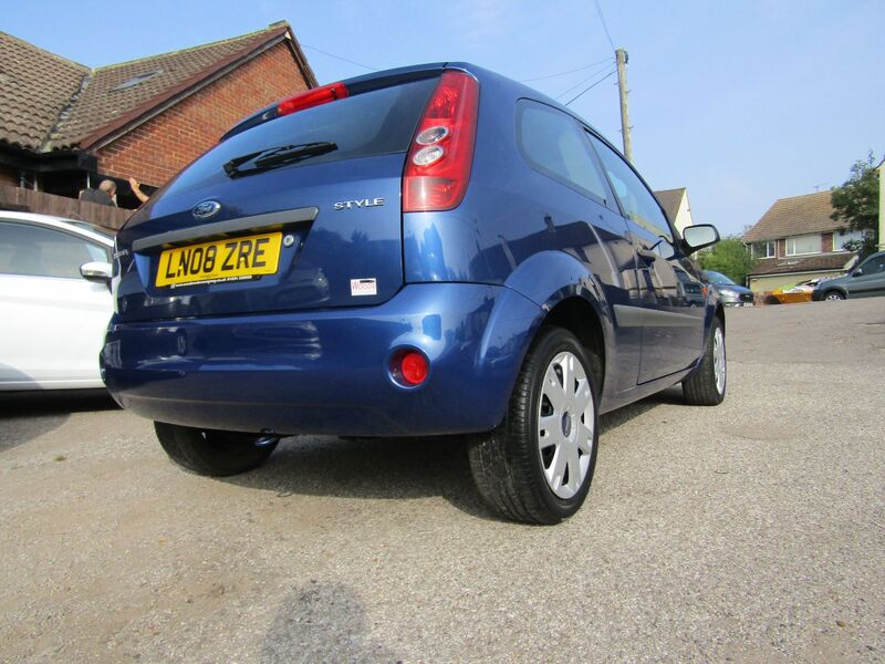 View FORD FIESTA STYLE CLIMATE 16V   ONE LADY OWNER FROM NEW,   Only 35,000 miles,  Service History.